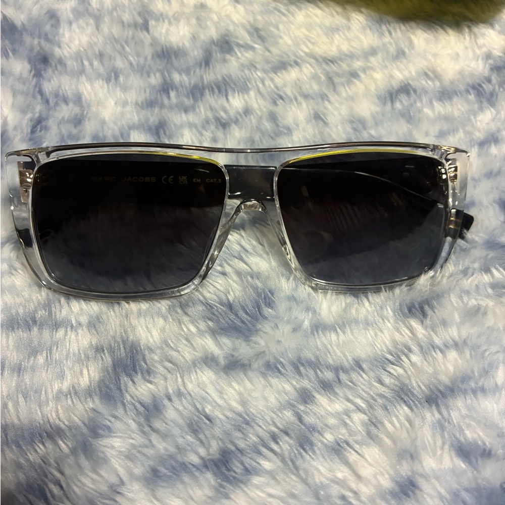 Marc Jacobs Clear and Pinstripe Sun Glasses wCase New Wo Tags Italy Designer - Picture 4 of 5